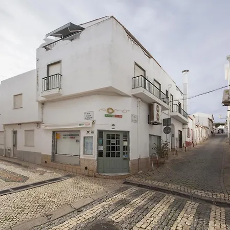 アパート A37 - Casa Alferes In Downtown ラゴス
