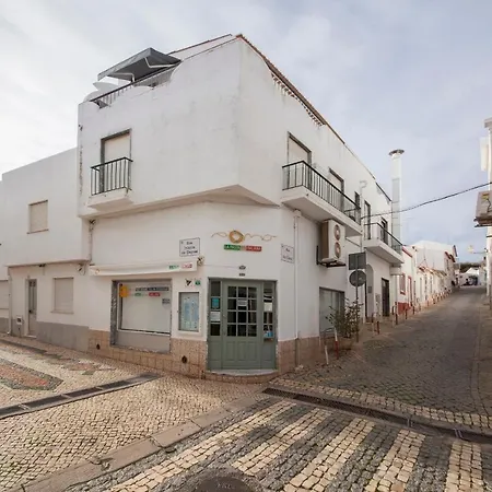 Apartment A37 - Casa Alferes In Downtown Lagos