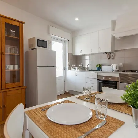 A37 - Casa Alferes In Downtown Apartment